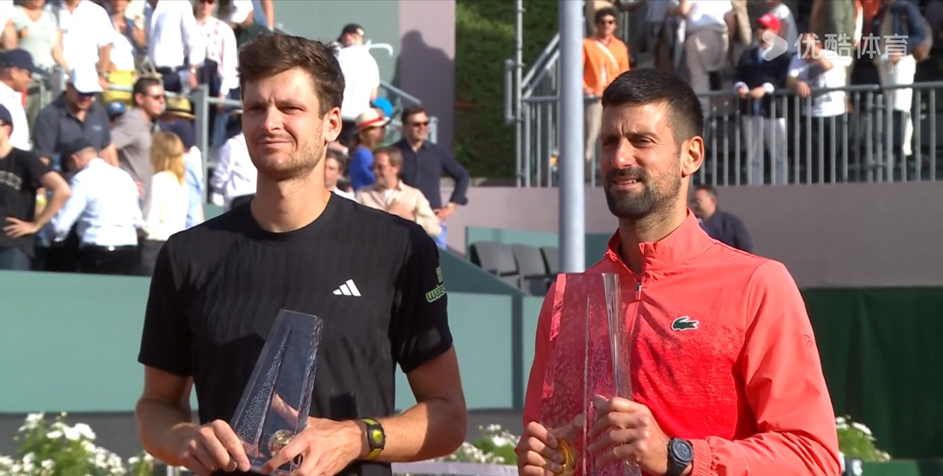 开云网页版-德约科维奇重返赛场，锐不可当首场状态出色，热火观众沸腾！比赛高潮迭起的简单介绍