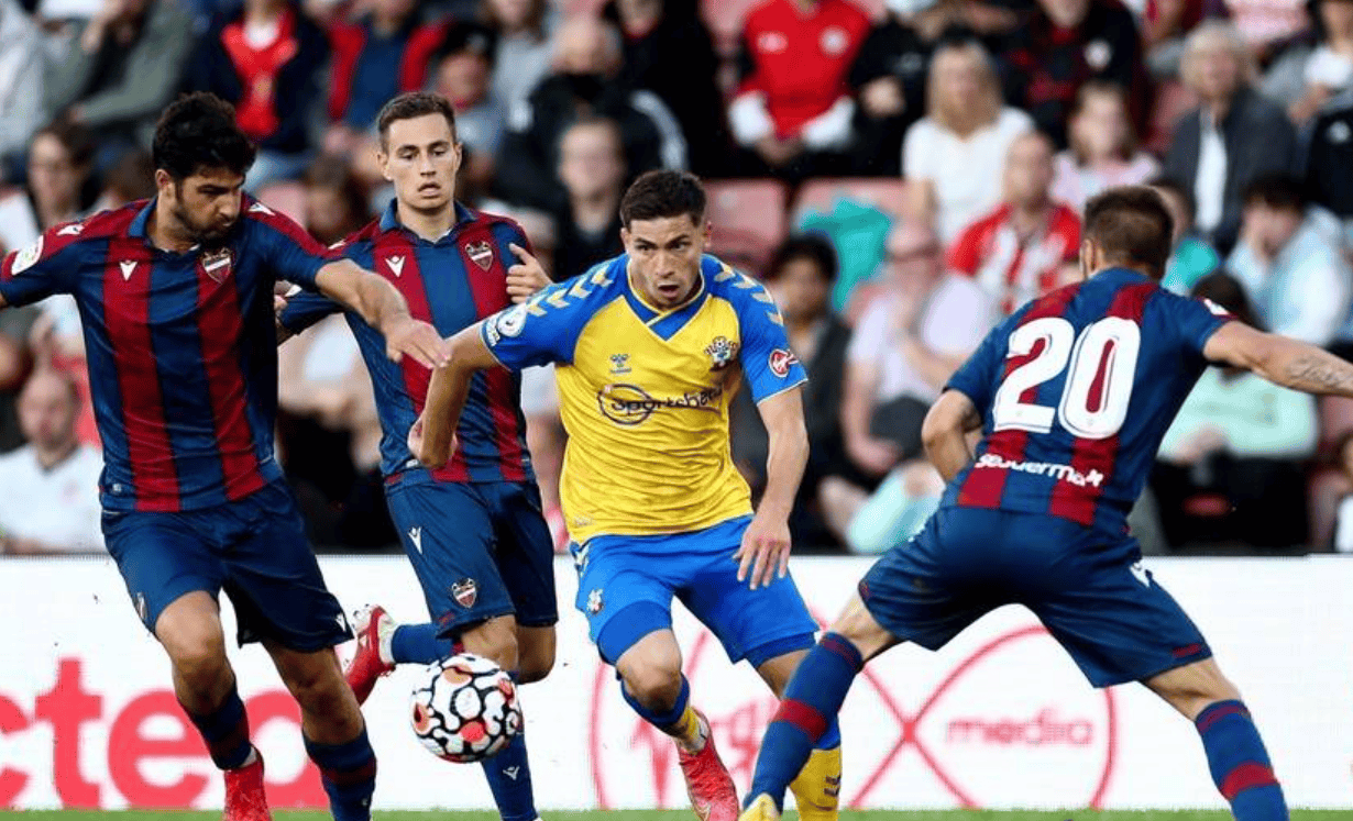 赛地聚焦——葡超清晨热度飙升；新疆广汇战术微调；更衣室稳定；年轻球员得到机会的简单介绍