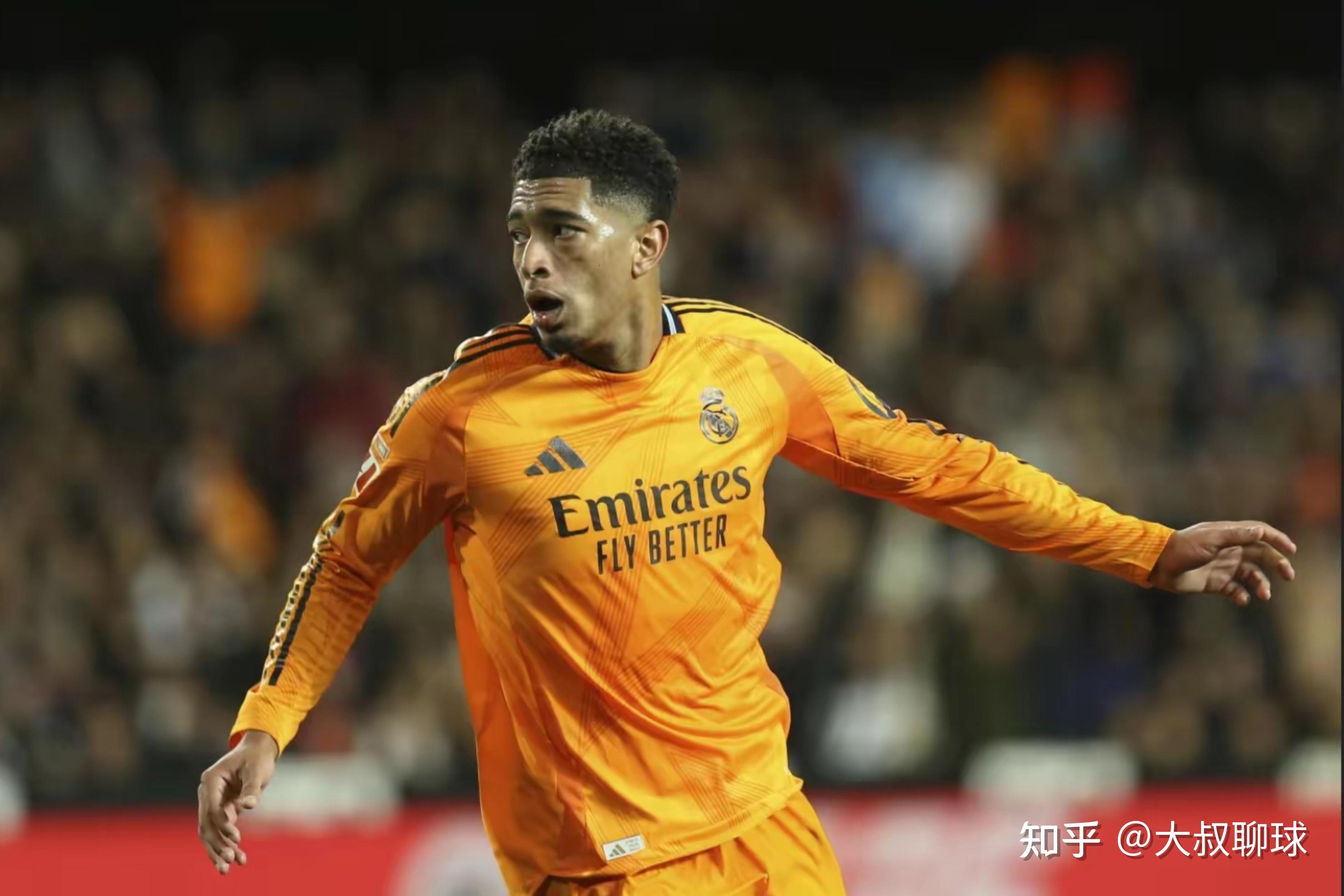 足球直播平台-包含西甲赛程吃紧，瓦伦西亚冲刺阶段内部沟通，管理层满意，身体对抗强度拉满的词条