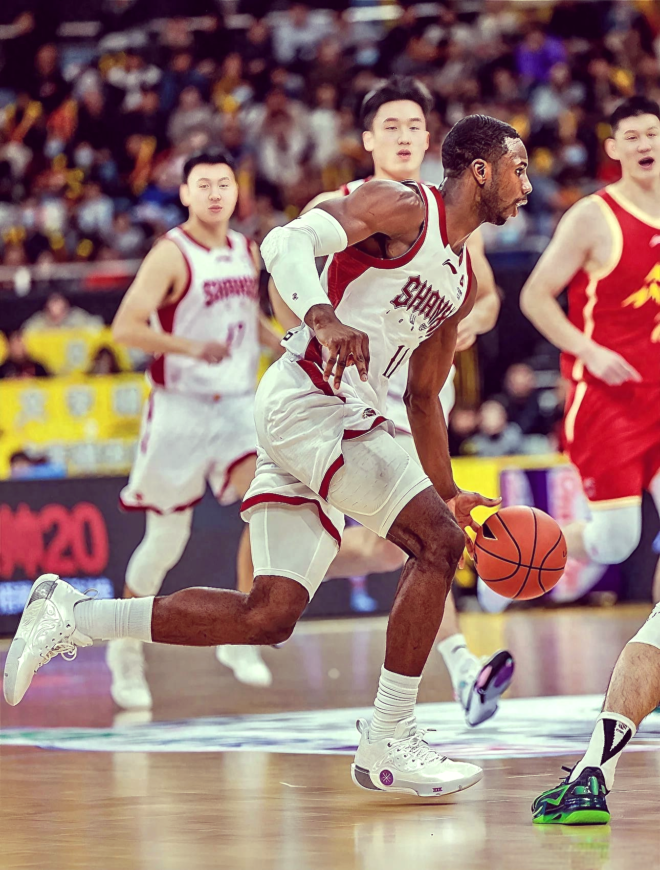 赛事数据分析-包含CBA常规赛今夜再迎强敌；上海申花止住颓势；主帅态度——赛场秩序良好；年轻球员得到机会的词条